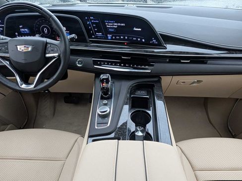 Used 2024 Cadillac Escalade Premium Luxury w/ LPO, Floor Liner Package AWD/4WD image 10
