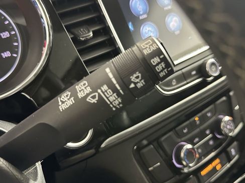 Used 2020 Buick Encore Preferred w/ Safety Package image 32