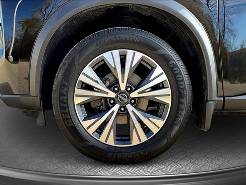 Used 2023 Nissan Rogue SV w/ SV Premium Package image 9