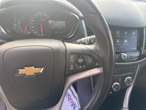 Used 2021 Chevrolet Trax LT w/ Driver Confidence Package image 18