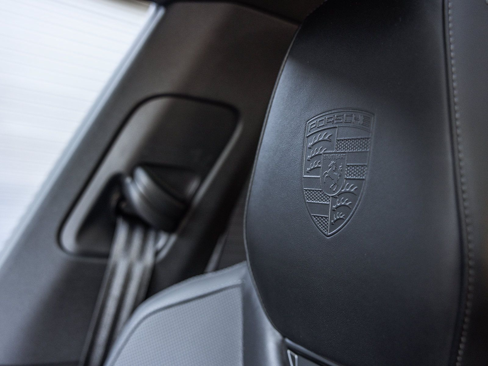 Certified 2025 Porsche Macan 4 Electric AWD/4WD image 23
