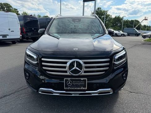 Used 2025 Mercedes-Benz GLB 250 4MATIC image 2