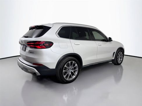 Certified 2024 BMW X5 xDrive40i w/ Climate Comfort Package AWD/4WD image 5