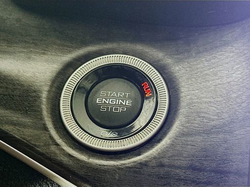 Certified 2022 Jeep Grand Cherokee L Limited image 24