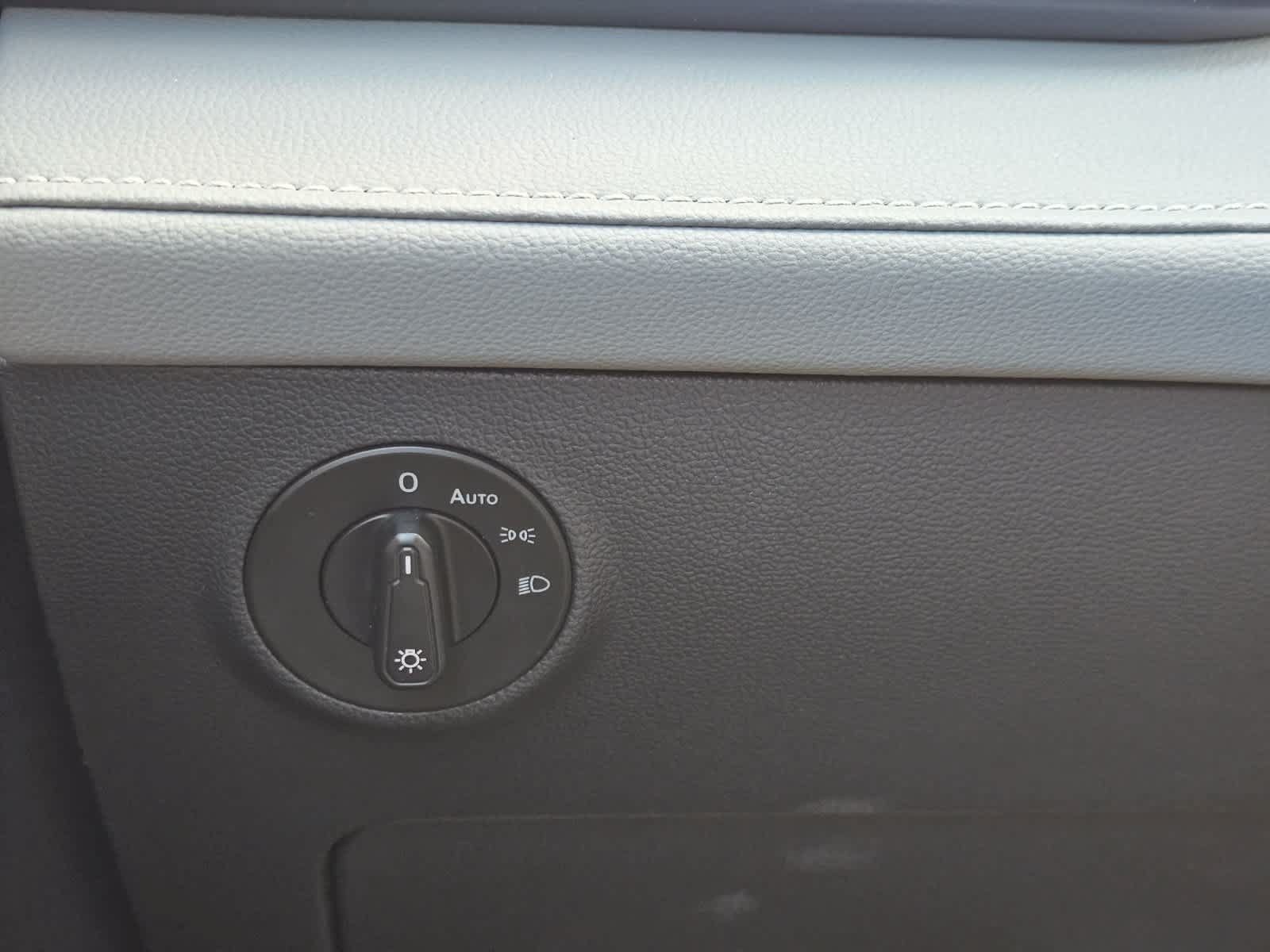 Used 2024 Volkswagen Taos SE FWD image 21