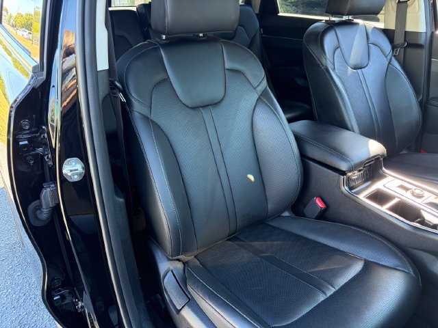 Certified 2025 Kia Sorento S AWD/4WD image 19
