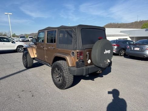 Used 2015 Jeep Wrangler Unlimited Sahara AWD/4WD image 6