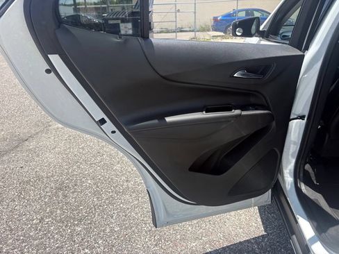 Used 2018 Chevrolet Equinox Premier FWD image 12
