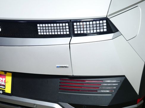 Used 2023 Hyundai Ioniq 5 SEL image 17