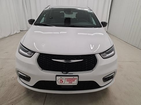 New 2026 Chrysler Pacifica Select AWD/4WD image 8