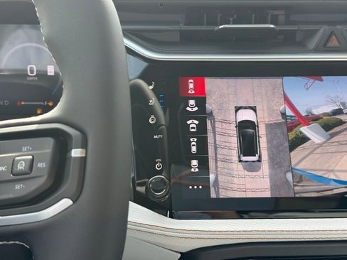 New 2026 Jeep Cherokee Overland image 23