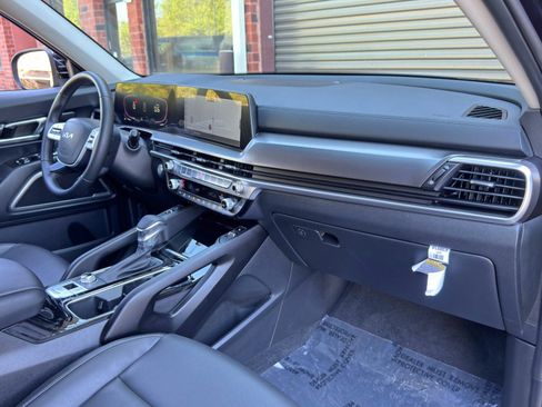 Used 2025 Kia Telluride S image 15