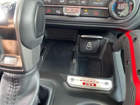 New 2026 Ford Bronco Outer Banks w/ Sasquatch Package AWD/4WD image 17