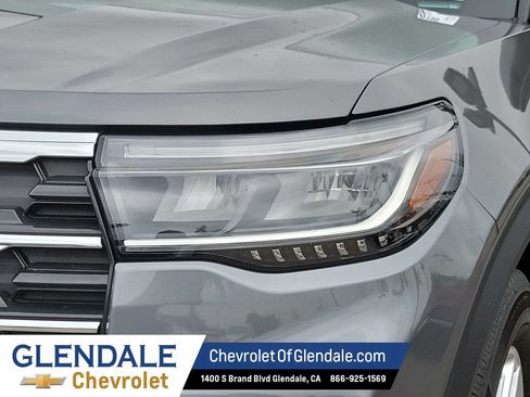 Used 2025 Ford Explorer Active RWD image 17