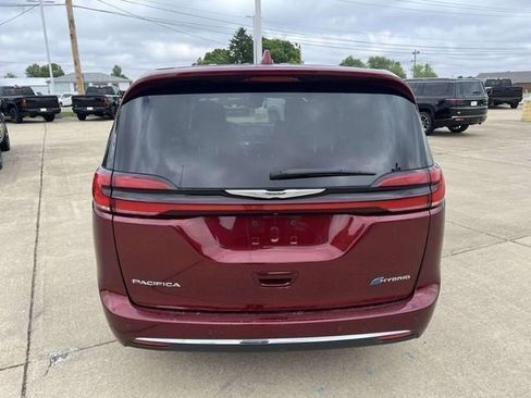 Used 2022 Chrysler Pacifica Limited image 7