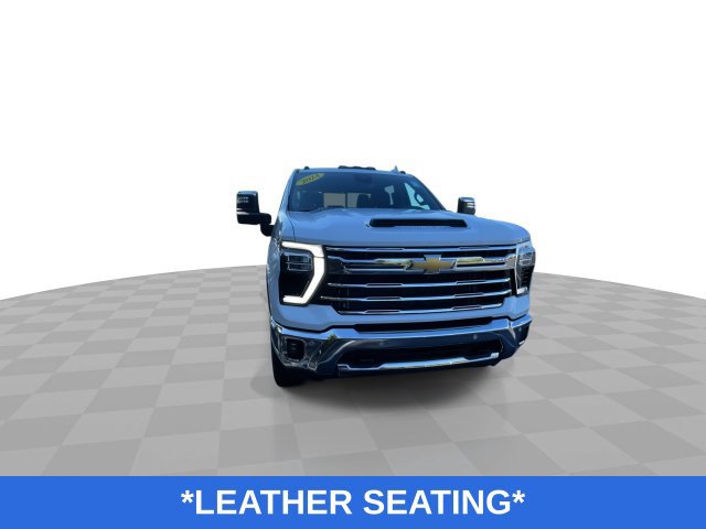 Used 2024 Chevrolet Silverado 2500 LTZ w/ LTZ Plus Package AWD/4WD image 4