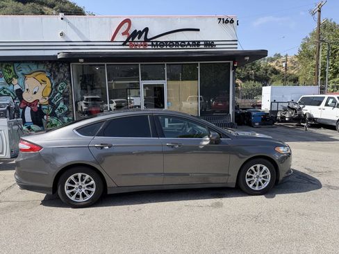 Used 2016 Ford Fusion S FWD image 4