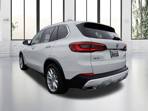 Used 2023 BMW X5 xDrive40i w/ Executive Package AWD/4WD image 3