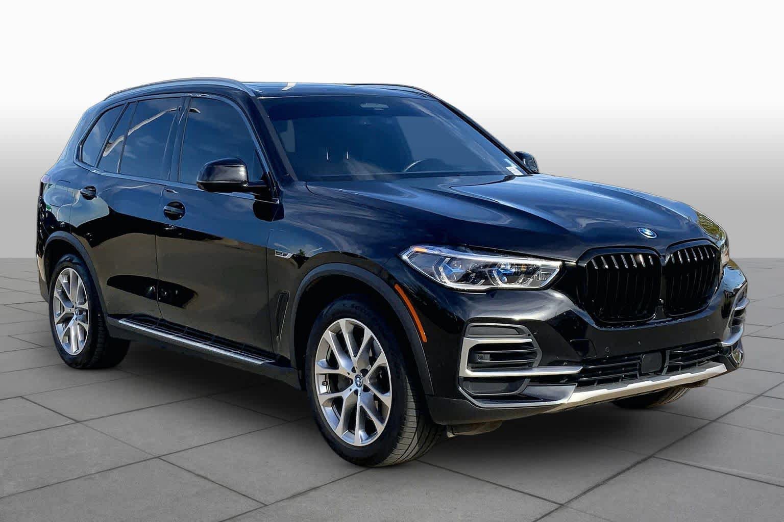 Used 2022 BMW X5 xDrive45e w/ Executive Package AWD/4WD image 2
