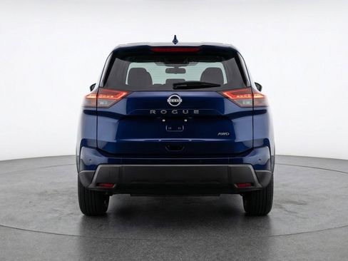 Used 2025 Nissan Rogue SV image 7