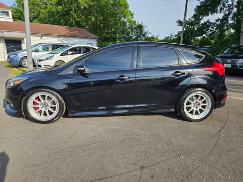 Used 2018 Ford Focus ST FWD image 8