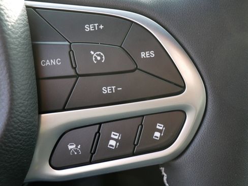 New 2026 Chrysler Pacifica Limited w/ Trailer Tow Group image 15