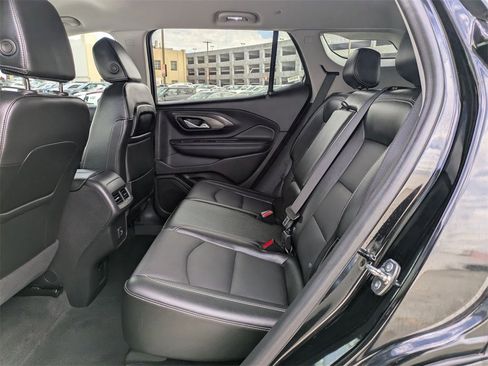 Used 2024 GMC Terrain SLT image 29