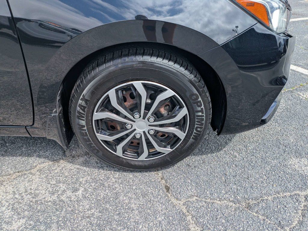 Used 2020 Nissan Versa S FWD image 13