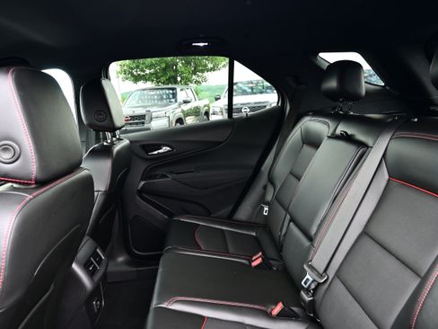 Used 2023 Chevrolet Equinox RS w/ RS Leather Package AWD/4WD image 11
