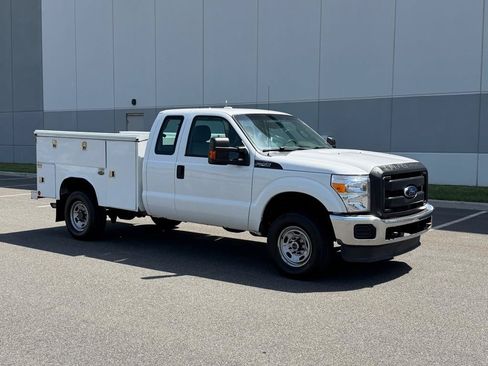 Used 2013 Ford F250 XL w/ PWR Equipment Group AWD/4WD image 3