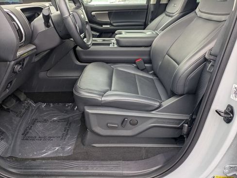 Used 2025 Ford Expedition Platinum AWD/4WD image 13