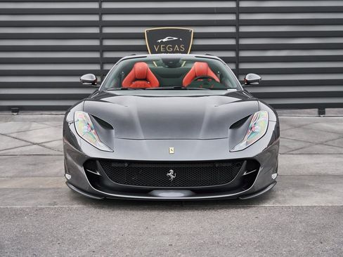 Used 2022 Ferrari 812 GTS image 17