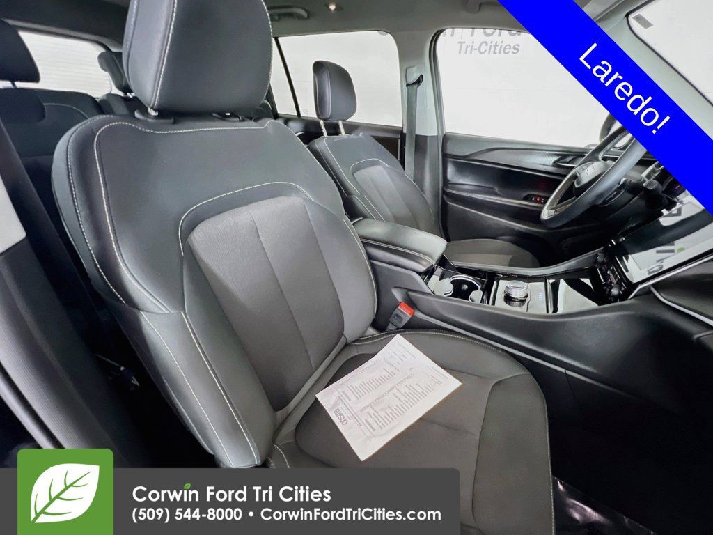 Used 2023 Jeep Grand Cherokee L Laredo w/ Luxury Tech Group I AWD/4WD image 18