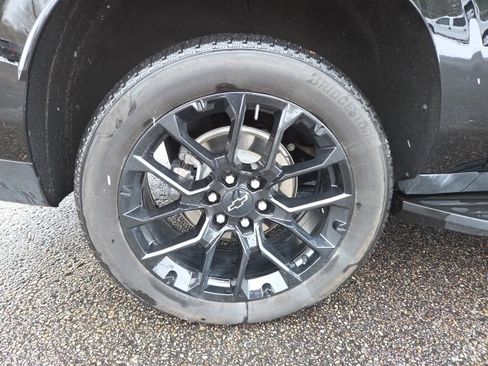 Used 2025 Chevrolet Suburban RST image 73