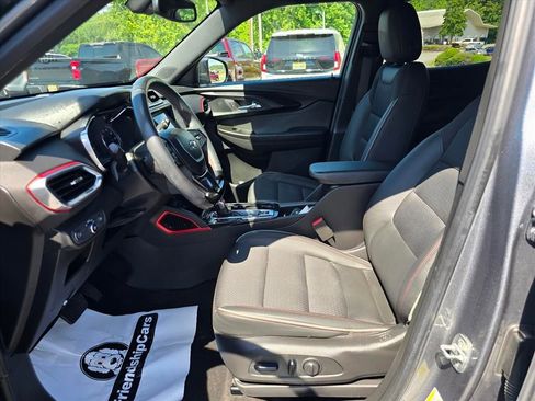 Used 2021 Chevrolet TrailBlazer RS w/ Technology Package FWD image 11