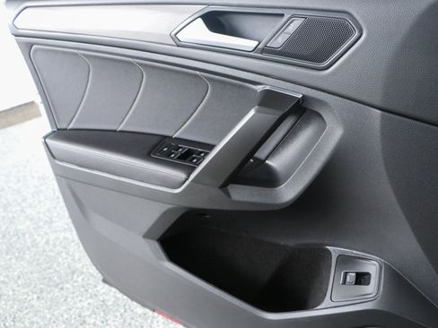 Used 2022 Volkswagen Tiguan SE FWD image 22