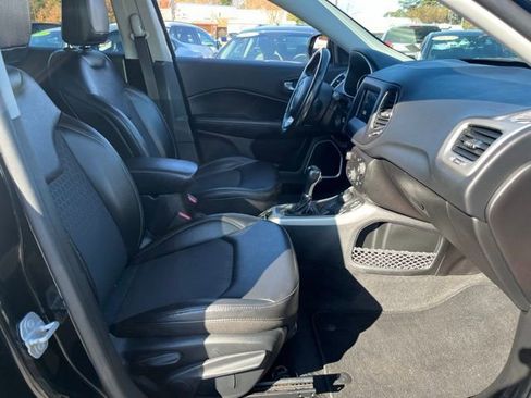 Used 2019 Jeep Compass Latitude image 11