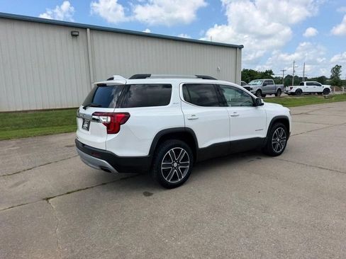 Used 2021 GMC Acadia SLT w/ Preferred Package FWD image 3