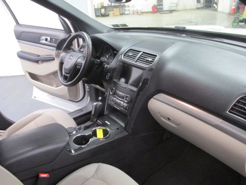 Used 2019 Ford Explorer XLT w/ Equipment Group 201A image 29