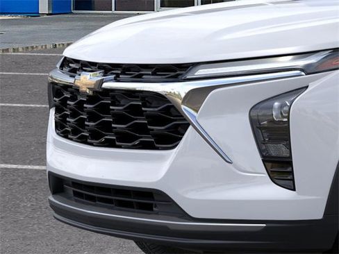 New 2026 Chevrolet Trax LT w/ Driver Confidence Package image 13