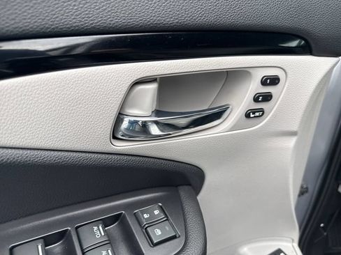 Used 2019 Honda Pilot Touring image 11