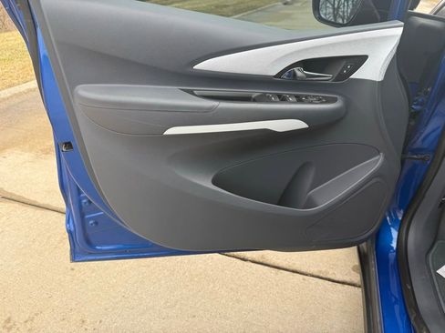 Used 2020 Chevrolet Bolt LT image 26