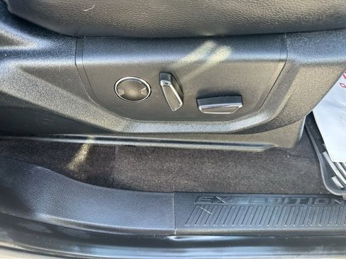 Used 2021 Ford Expedition Limited image 16