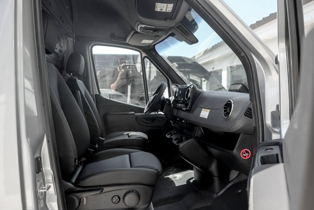 New 2026 Mercedes-Benz Sprinter 2500 image 18