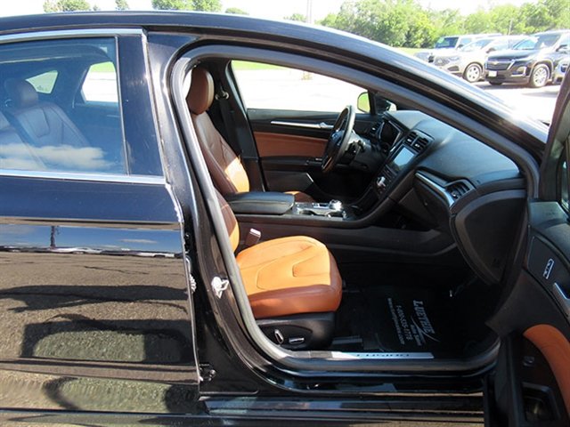 Used 2020 Ford Fusion Titanium FWD image 13