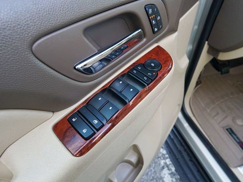 Used 2012 Chevrolet Tahoe LTZ AWD/4WD image 21