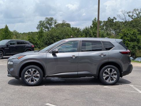 Used 2023 Nissan Rogue SV FWD image 6