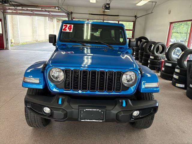 Certified 2024 Jeep Wrangler Unlimited w/ Convenience Group AWD/4WD image 2