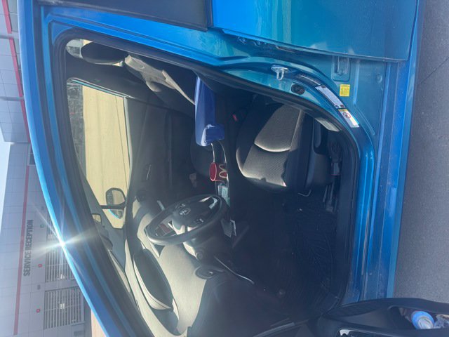 Used 2021 Toyota Prius LE AWD/4WD image 21