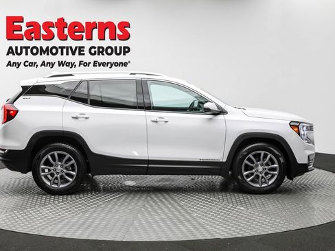 Used 2024 GMC Terrain SLT image 4